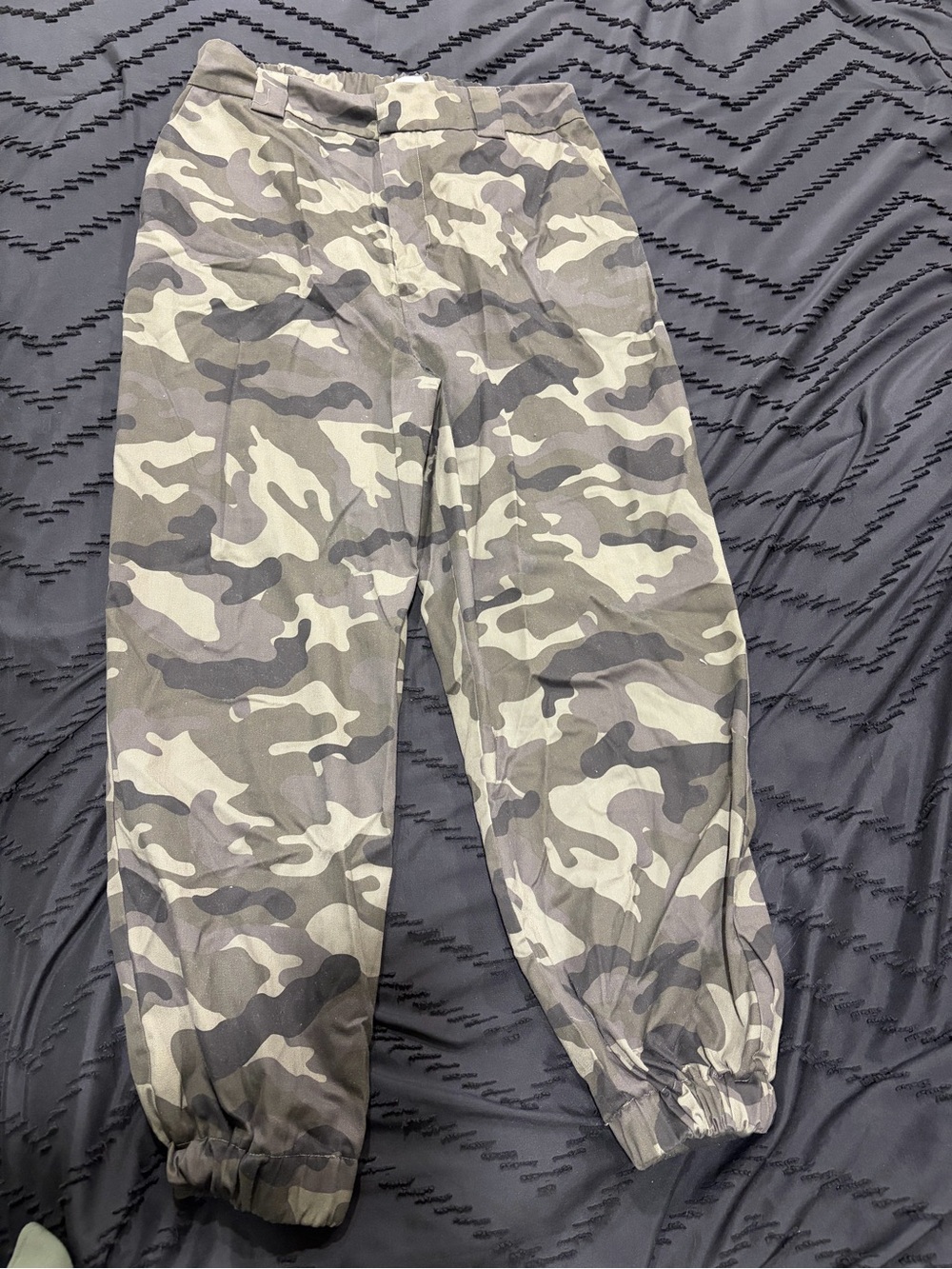 Women’s Camo Baggy Pants